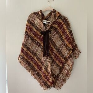 BOUCLE PLAID PULLOVER SHAWL /PONCHO